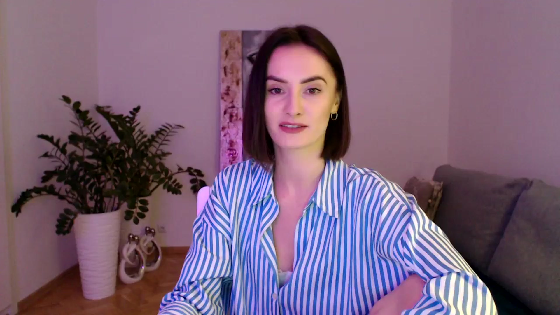 Gallery image thumbnail from the_realpearl's myfreecams stream on, 03/05/2024, 18:35 image 6 of 20