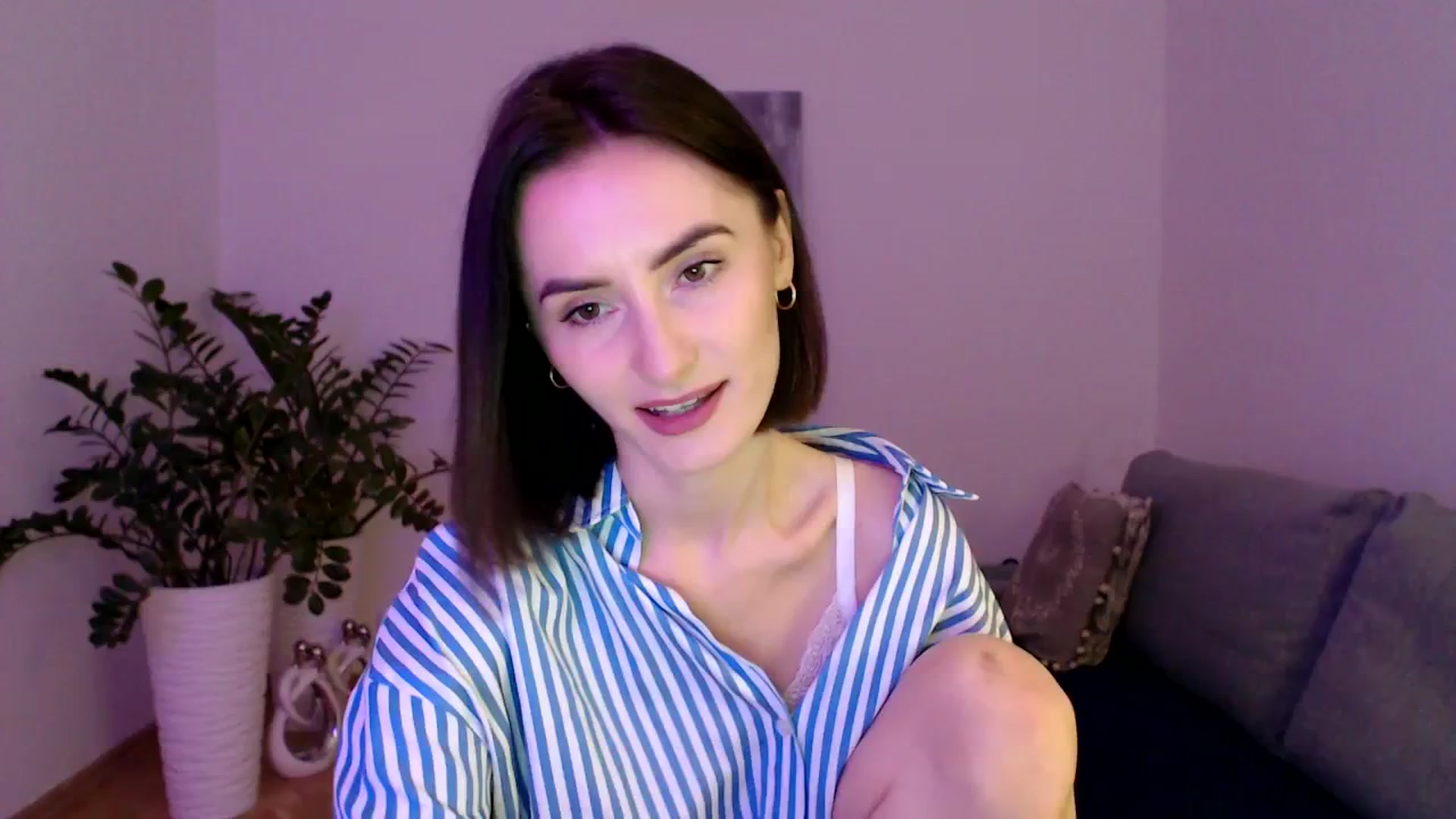Gallery image thumbnail from the_realpearl's myfreecams stream on, 03/05/2024, 18:35 image 15 of 20