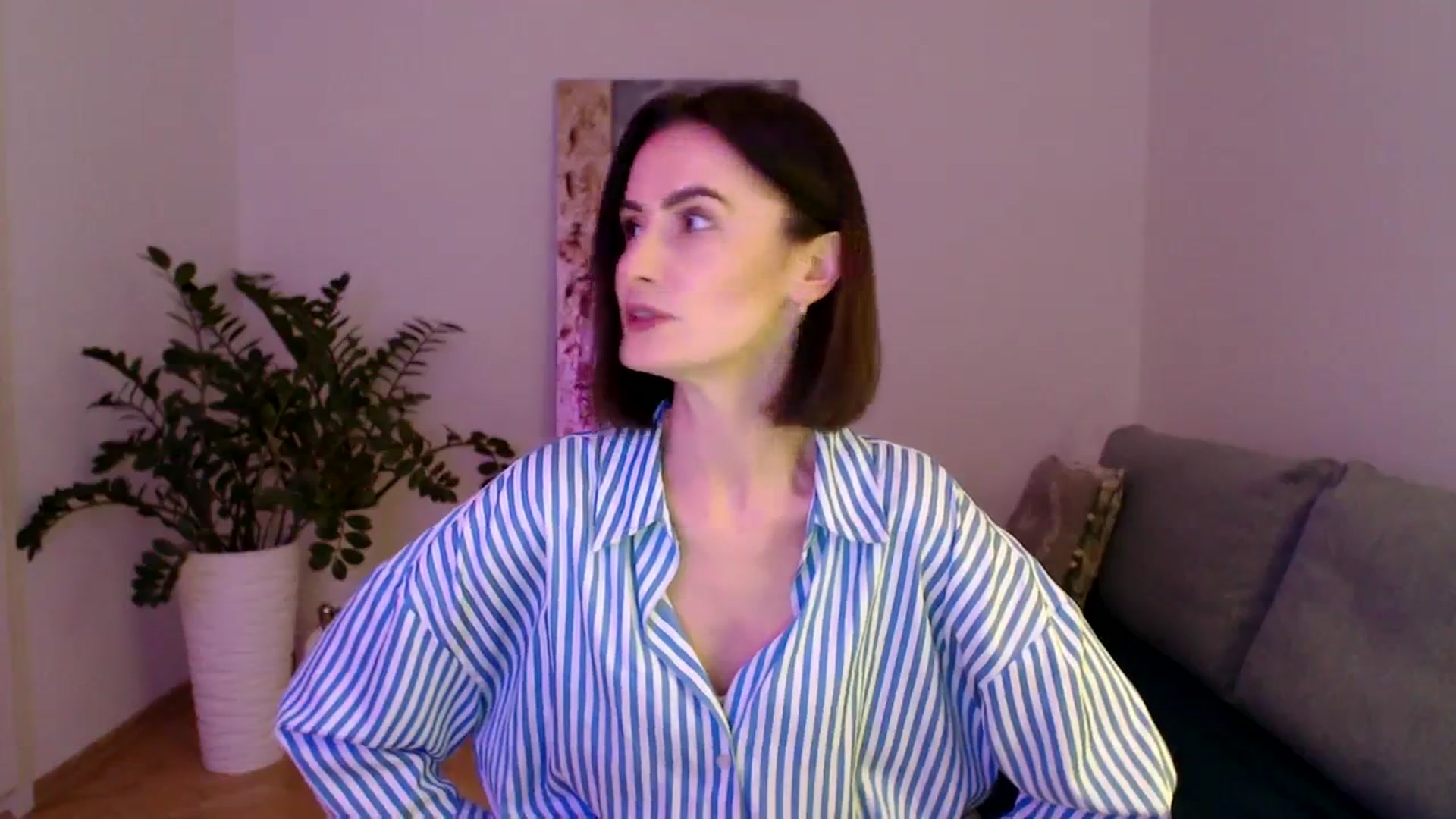 Gallery image thumbnail from the_realpearl's myfreecams stream on, 03/05/2024, 18:35 image 10 of 20