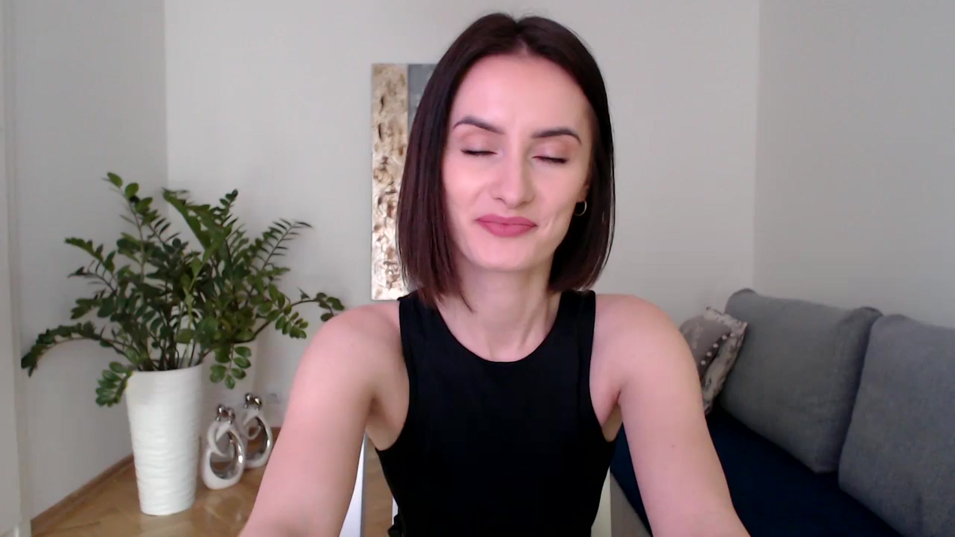 Gallery image thumbnail from the_realpearl's myfreecams stream on, 03/06/2024, 16:47 image 1 of 20