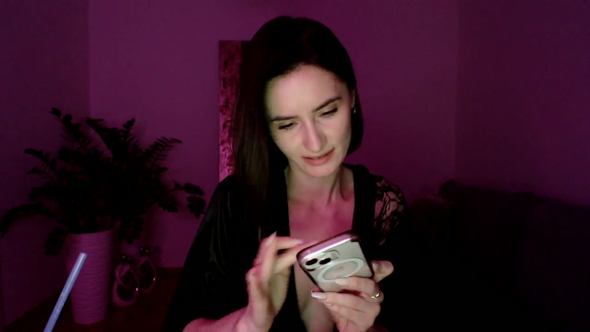 Gallery image thumbnail from the_realpearl's myfreecams stream on, 03/06/2024, 18:00 image 10 of 20