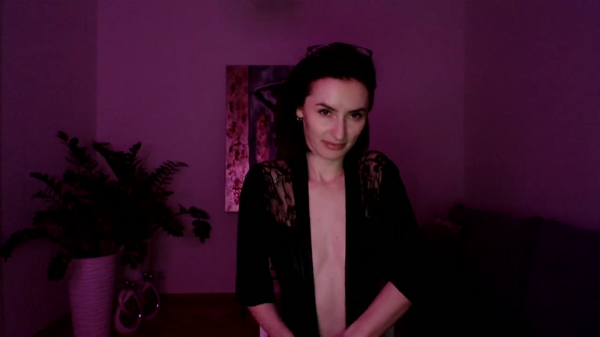 Gallery image thumbnail from the_realpearl's myfreecams stream on, 03/06/2024, 18:00 image 19 of 20