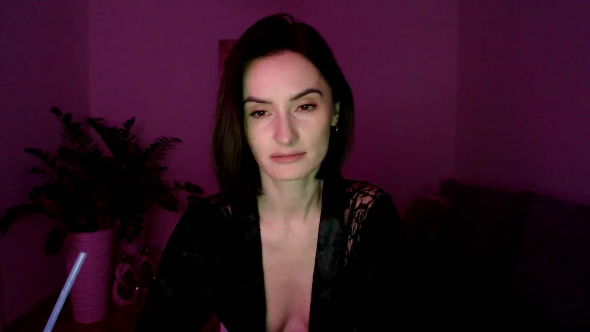 Gallery image thumbnail from the_realpearl's myfreecams stream on, 03/06/2024, 18:00 image 9 of 20