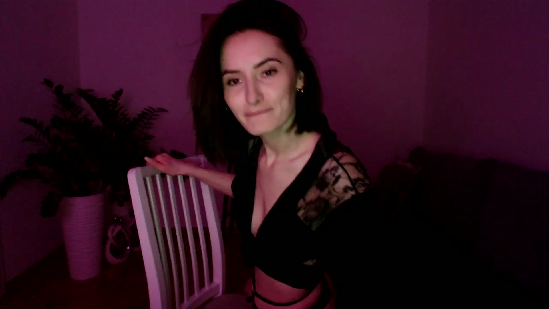 Gallery image thumbnail from the_realpearl's myfreecams stream on, 03/06/2024, 18:00 image 16 of 20