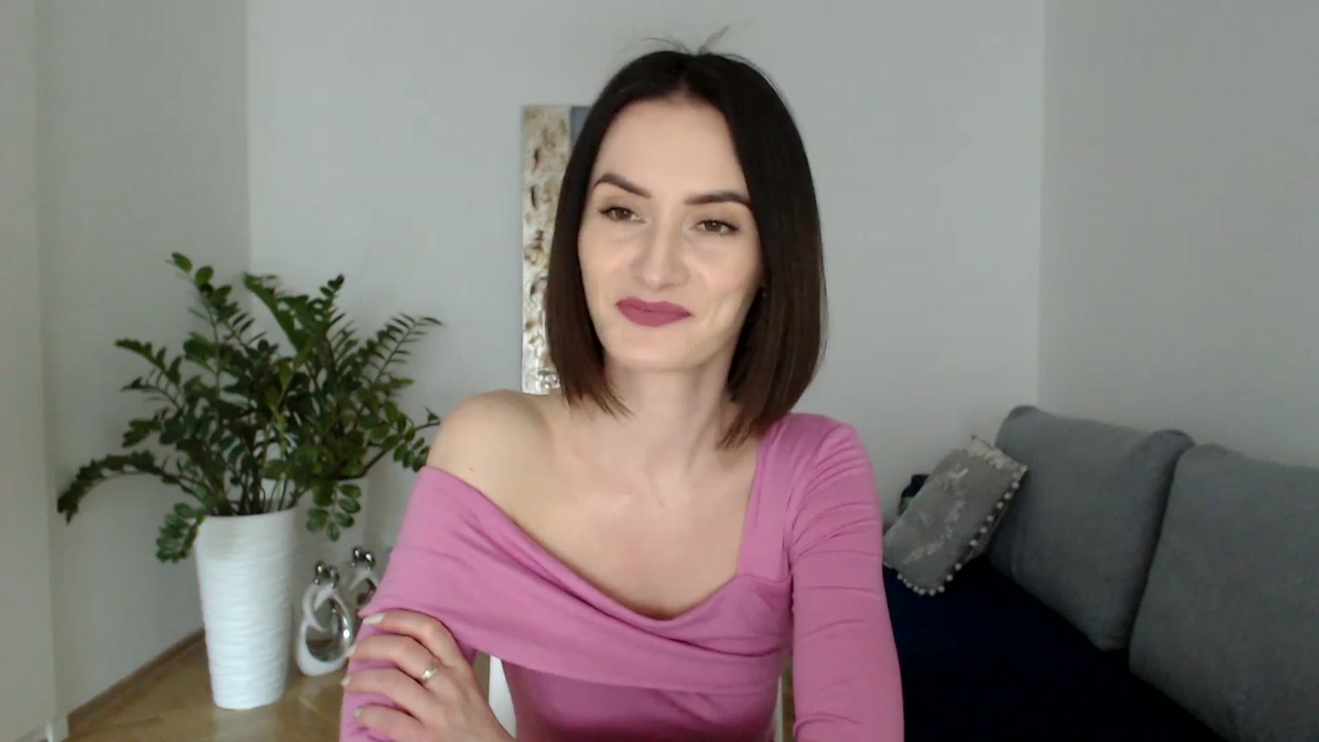 Gallery image thumbnail from the_realpearl's myfreecams stream on, 03/07/2024, 18:19 image 3 of 20