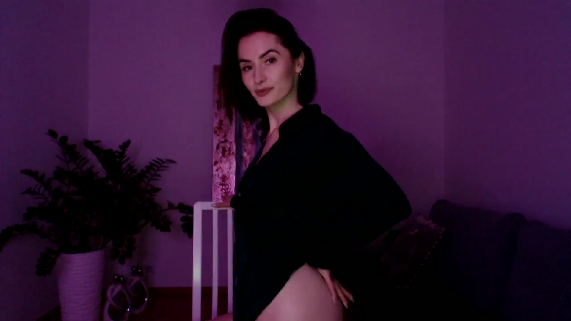 Gallery image thumbnail from the_realpearl's myfreecams stream on, 03/07/2024, 18:19 image 17 of 20