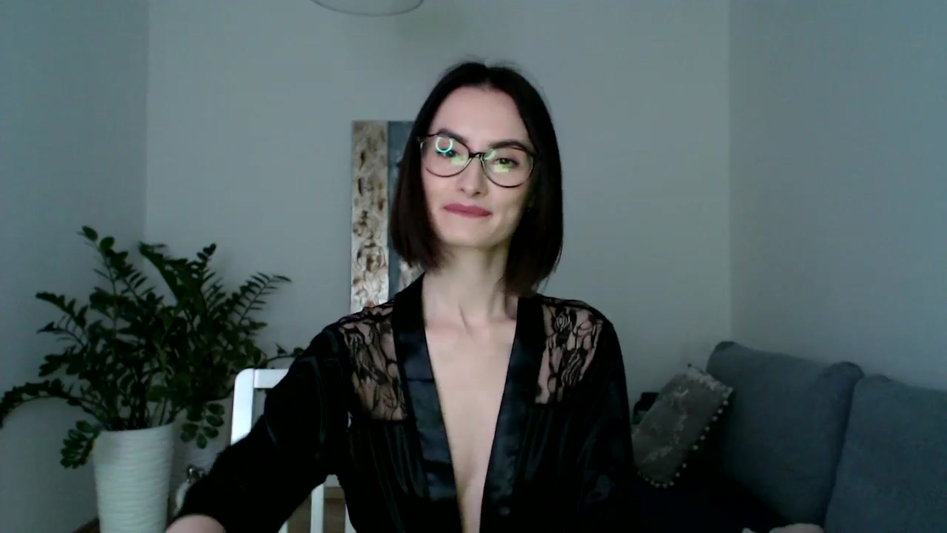 Gallery image thumbnail from the_realpearl's myfreecams stream on, 03/07/2024, 18:19 image 8 of 20