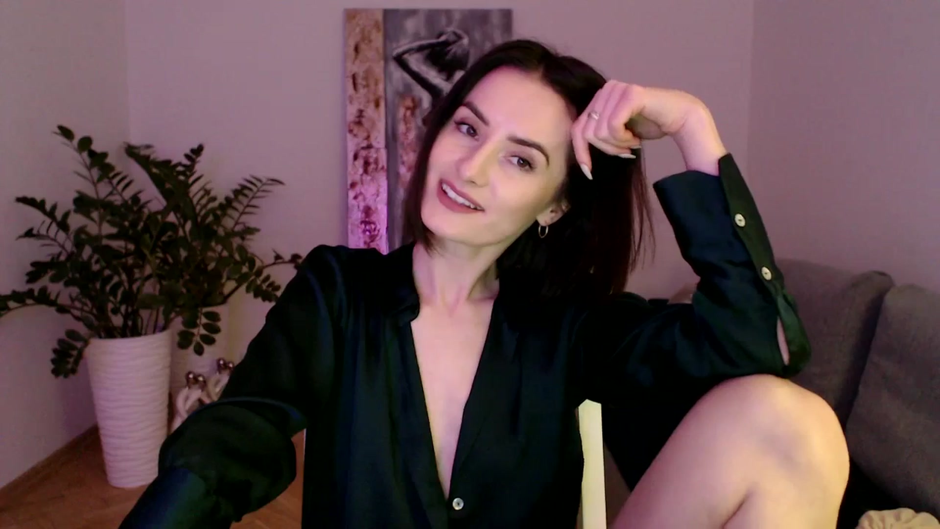Gallery image thumbnail from the_realpearl's myfreecams stream on, 03/07/2024, 18:19 image 16 of 20