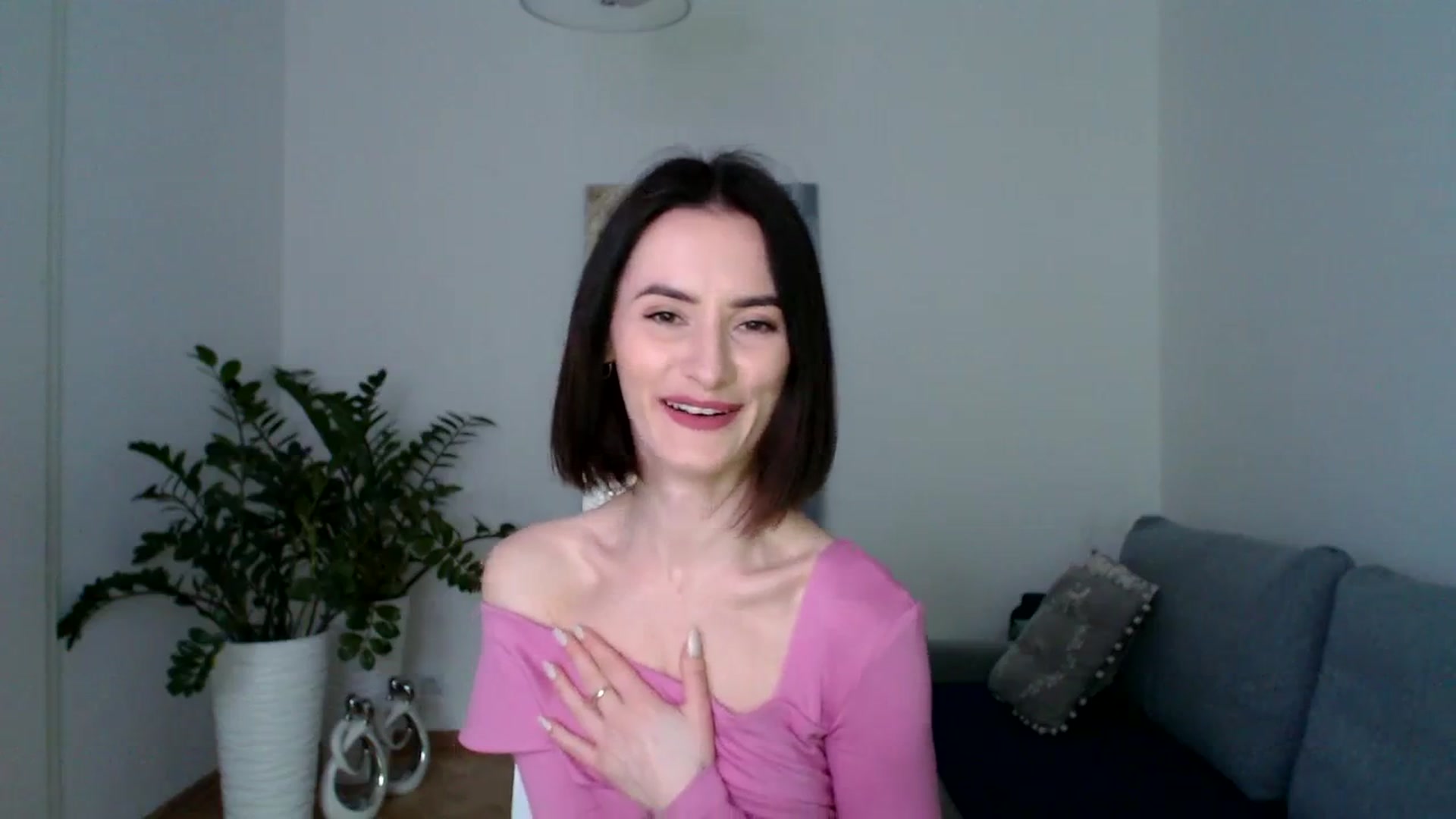 Gallery image thumbnail from the_realpearl's myfreecams stream on, 03/07/2024, 18:19 image 7 of 20