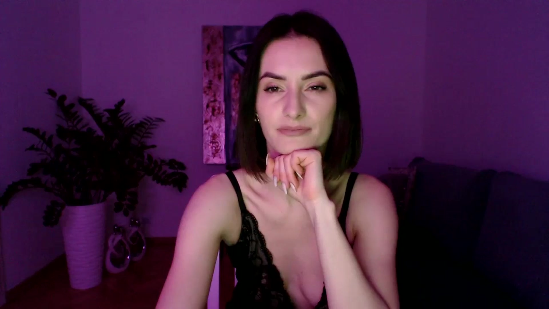 Gallery image thumbnail from the_realpearl's myfreecams stream on, 03/08/2024, 20:31 image 10 of 20