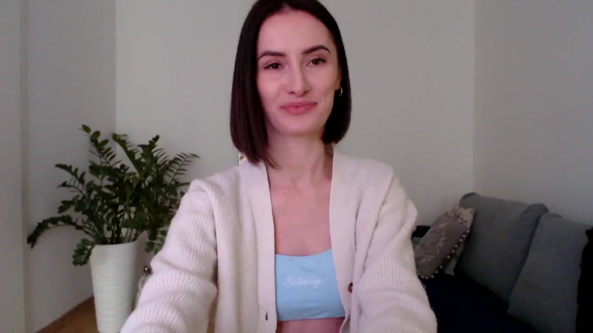 Gallery image thumbnail from the_realpearl's myfreecams stream on, 03/11/2024, 12:40 image 8 of 20