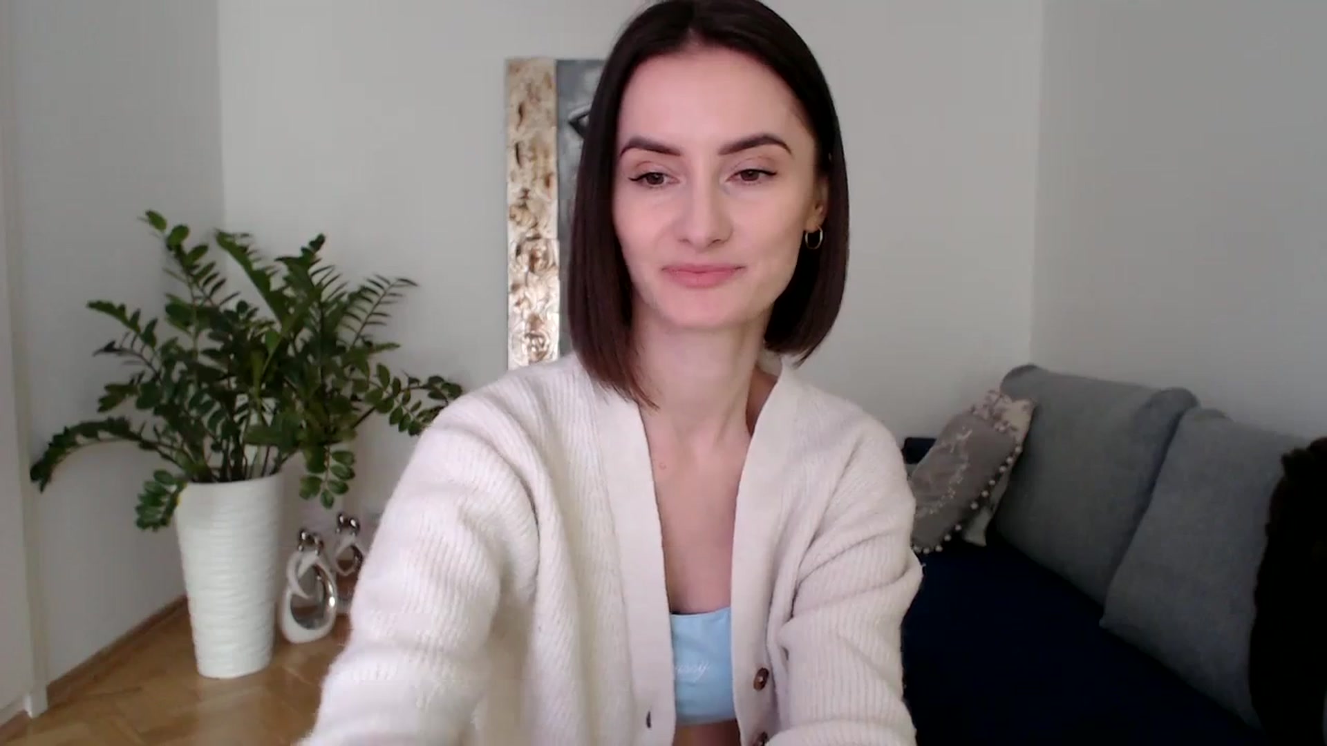 Gallery image thumbnail from the_realpearl's myfreecams stream on, 03/11/2024, 12:40 image 17 of 20