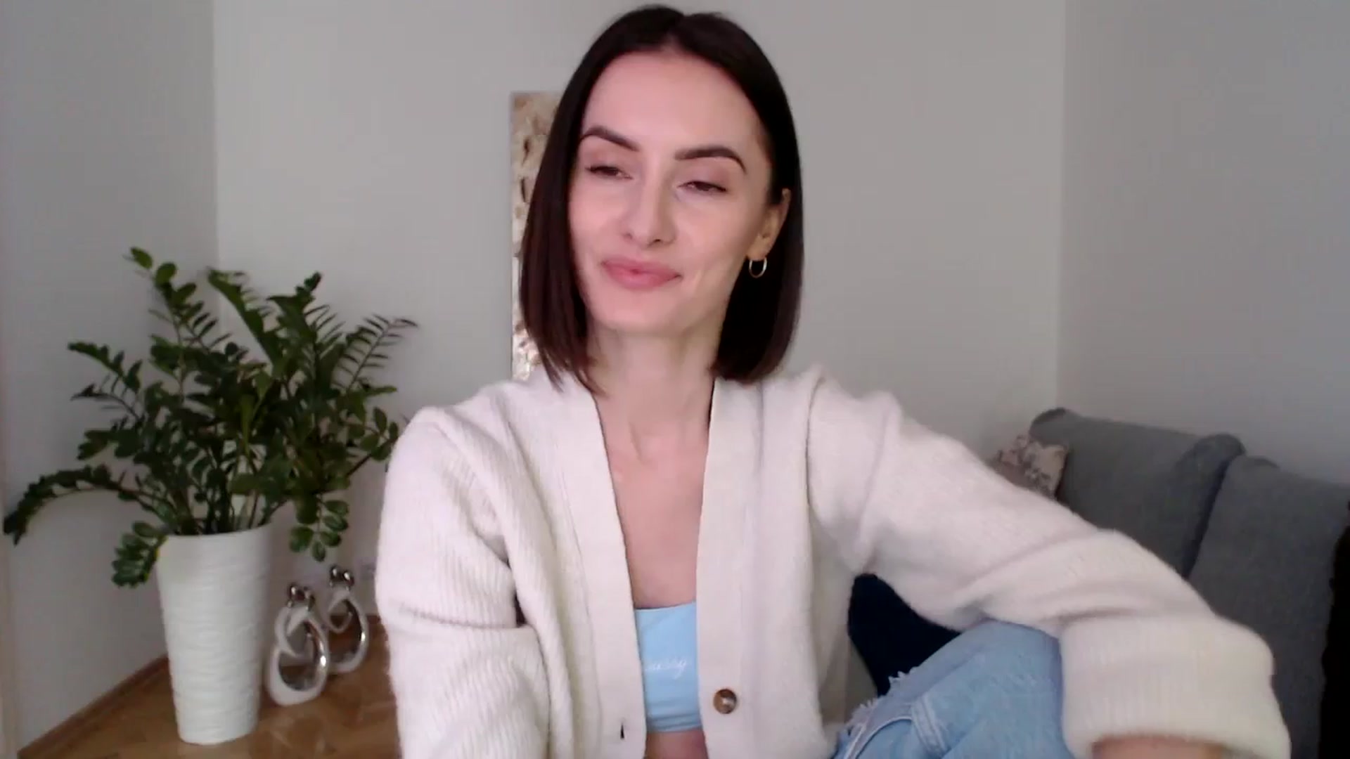 Gallery image thumbnail from the_realpearl's myfreecams stream on, 03/11/2024, 12:40 image 5 of 20