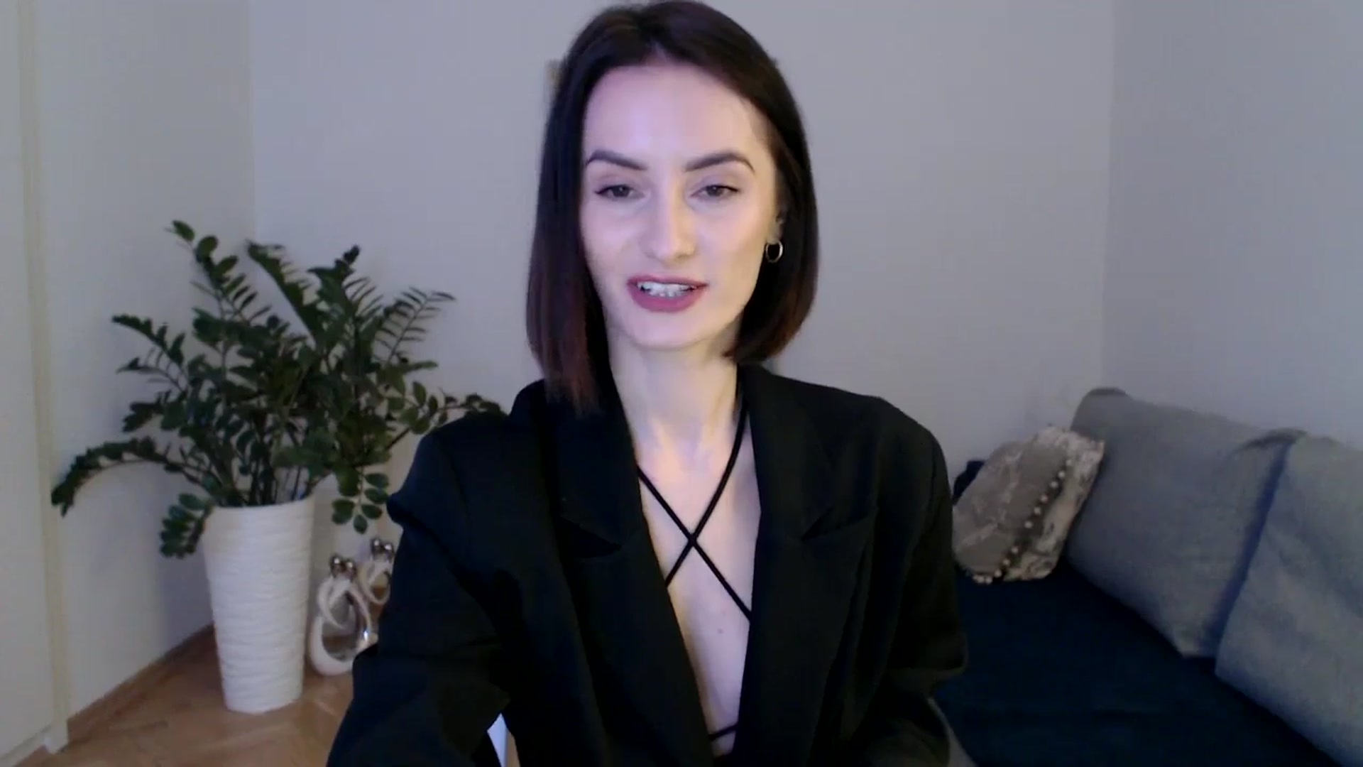 Gallery image thumbnail from the_realpearl's myfreecams stream on, 03/12/2024, 18:30 image 7 of 20