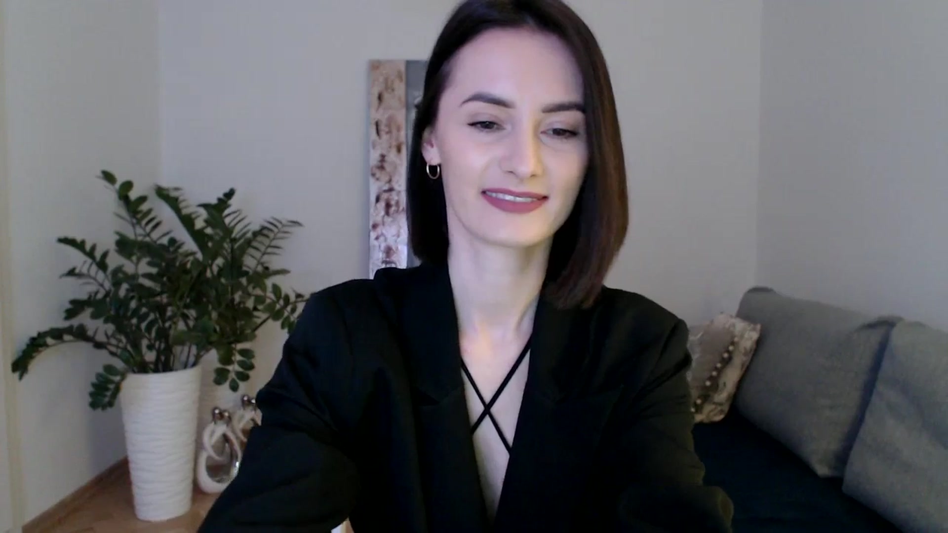 Gallery image thumbnail from the_realpearl's myfreecams stream on, 03/12/2024, 18:30 image 5 of 20