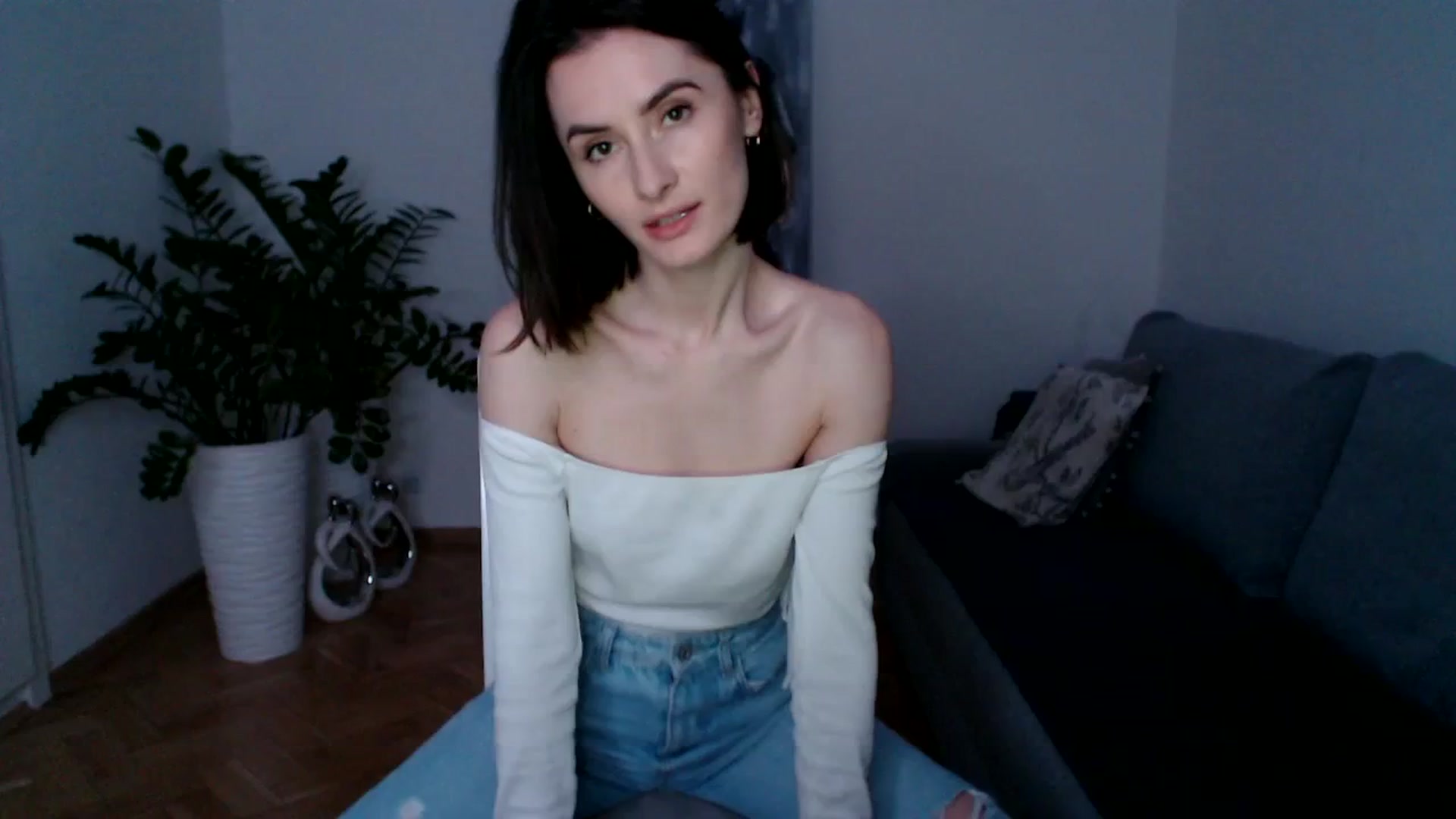 Gallery image thumbnail from the_realpearl's myfreecams stream on, 03/13/2024, 17:54 image 1 of 20