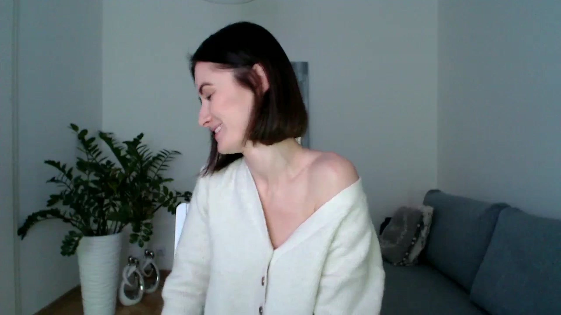 Gallery image thumbnail from the_realpearl's myfreecams stream on, 03/14/2024, 16:34 image 16 of 20