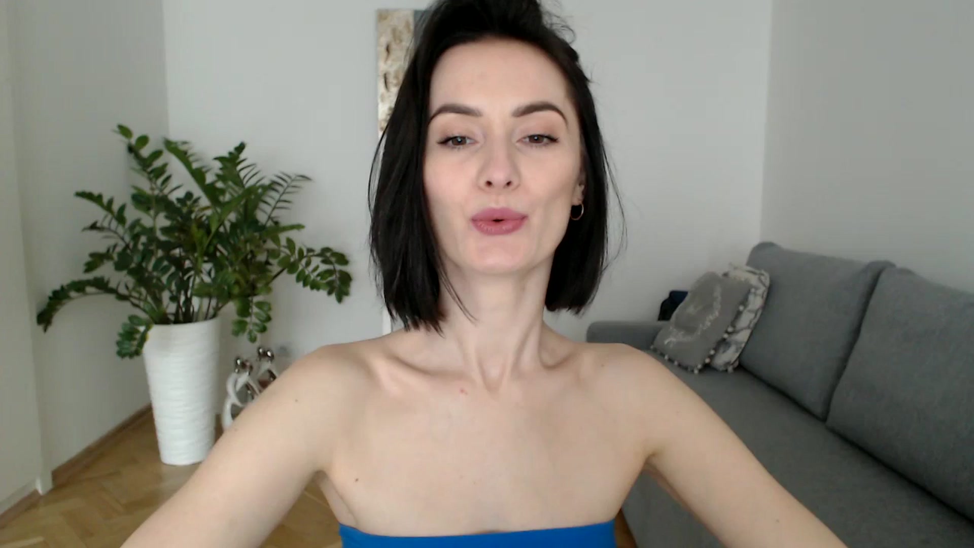 Gallery image thumbnail from the_realpearl's myfreecams stream on, 03/15/2024, 15:46 image 14 of 20