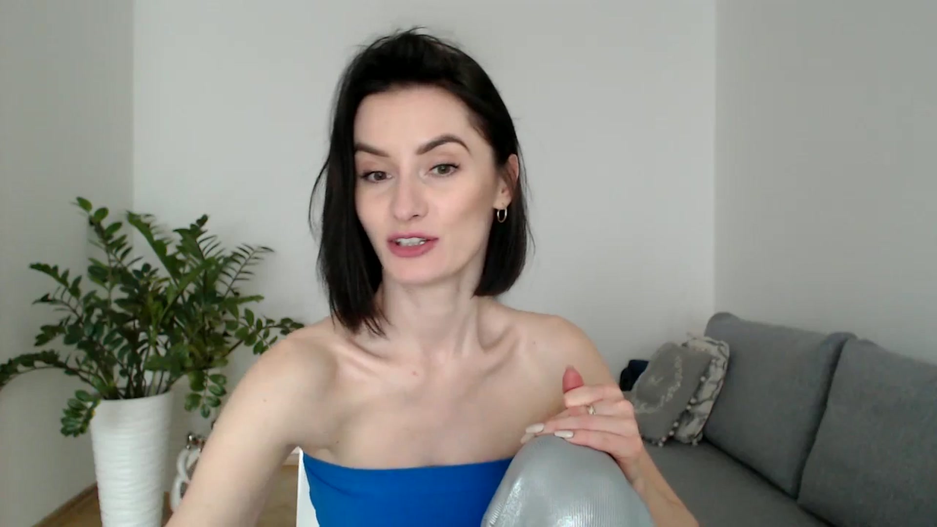 Gallery image thumbnail from the_realpearl's myfreecams stream on, 03/15/2024, 15:46 image 15 of 20