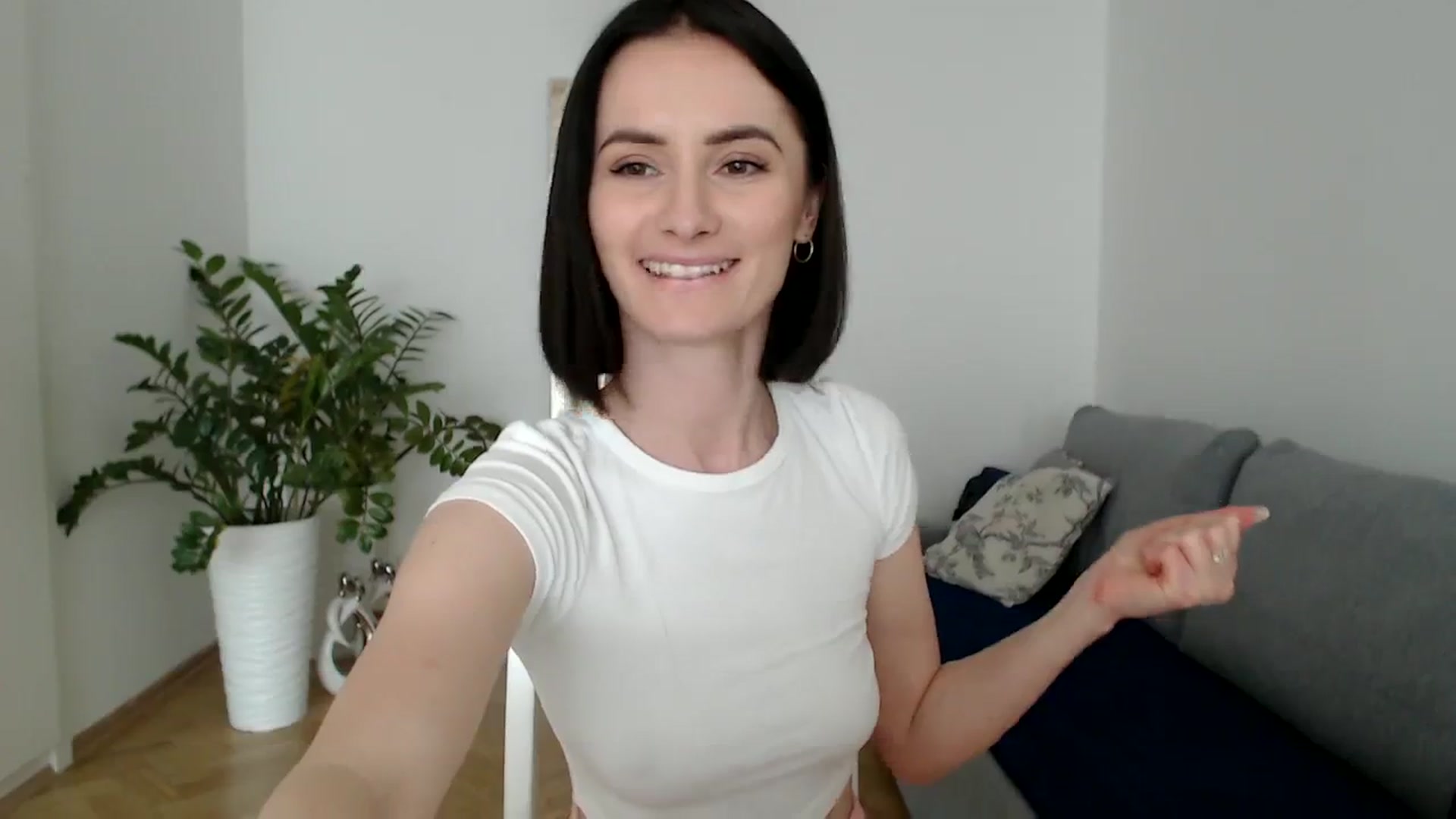 Gallery image thumbnail from the_realpearl's myfreecams stream on, 03/25/2024, 16:46 image 4 of 20