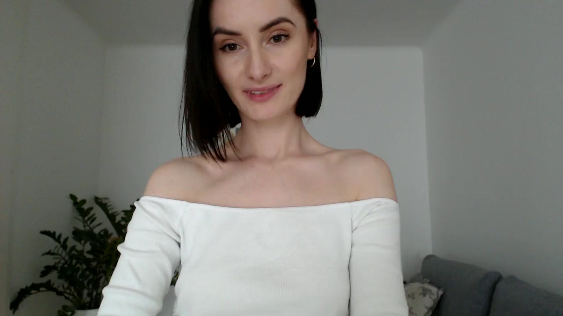Gallery image thumbnail from the_realpearl's myfreecams stream on, 03/25/2024, 16:46 image 14 of 20