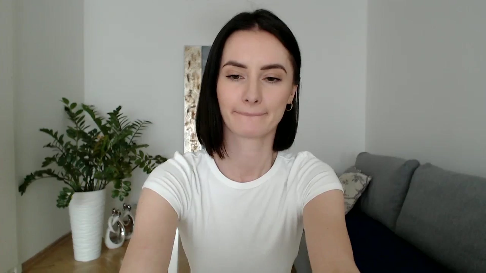 Gallery image thumbnail from the_realpearl's myfreecams stream on, 03/25/2024, 16:46 image 3 of 20