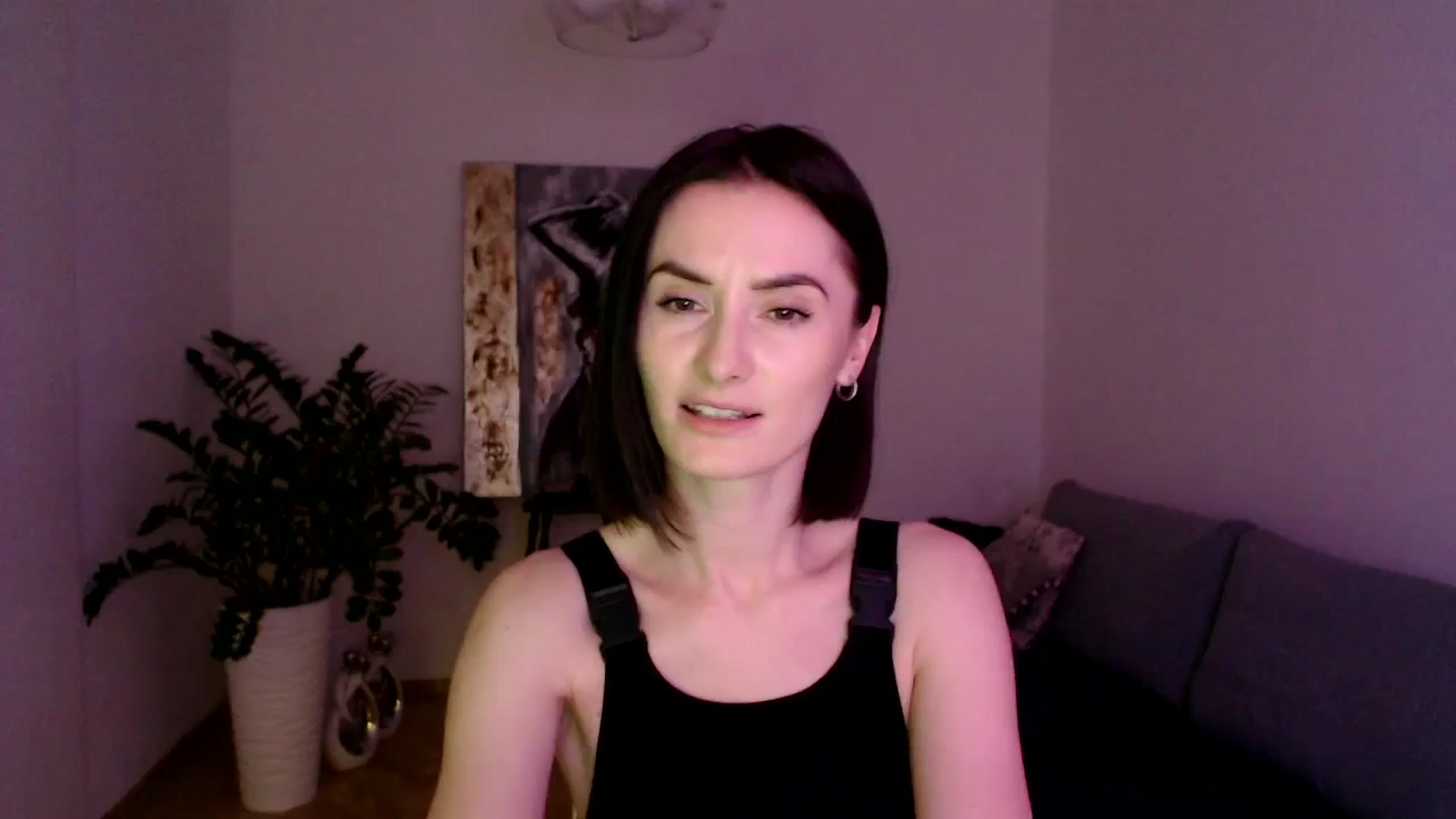 Gallery image thumbnail from the_realpearl's myfreecams stream on, 03/29/2024, 19:40 image 3 of 20