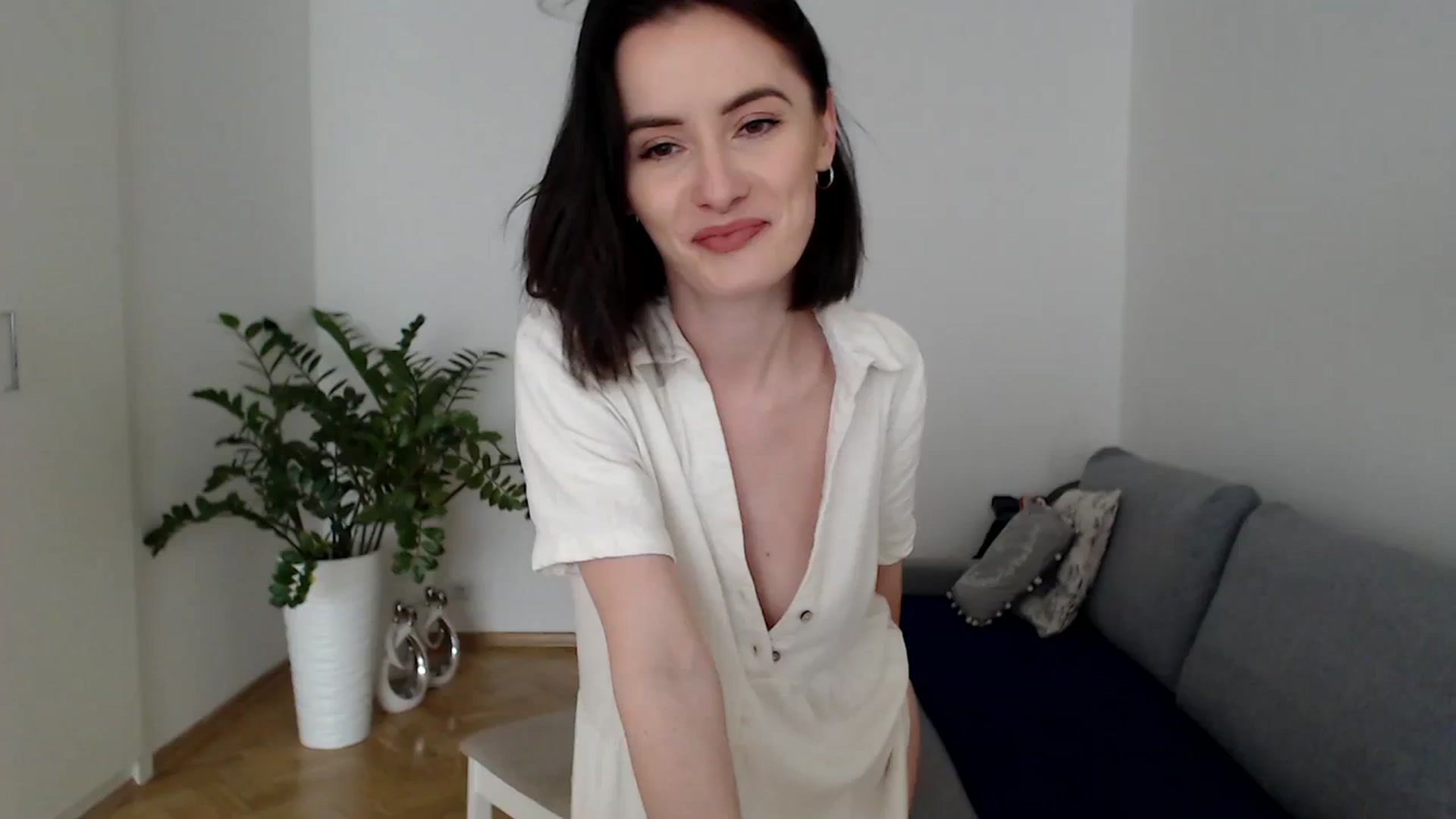 Gallery image thumbnail from the_realpearl's myfreecams stream on, 04/10/2024, 16:57 image 8 of 20