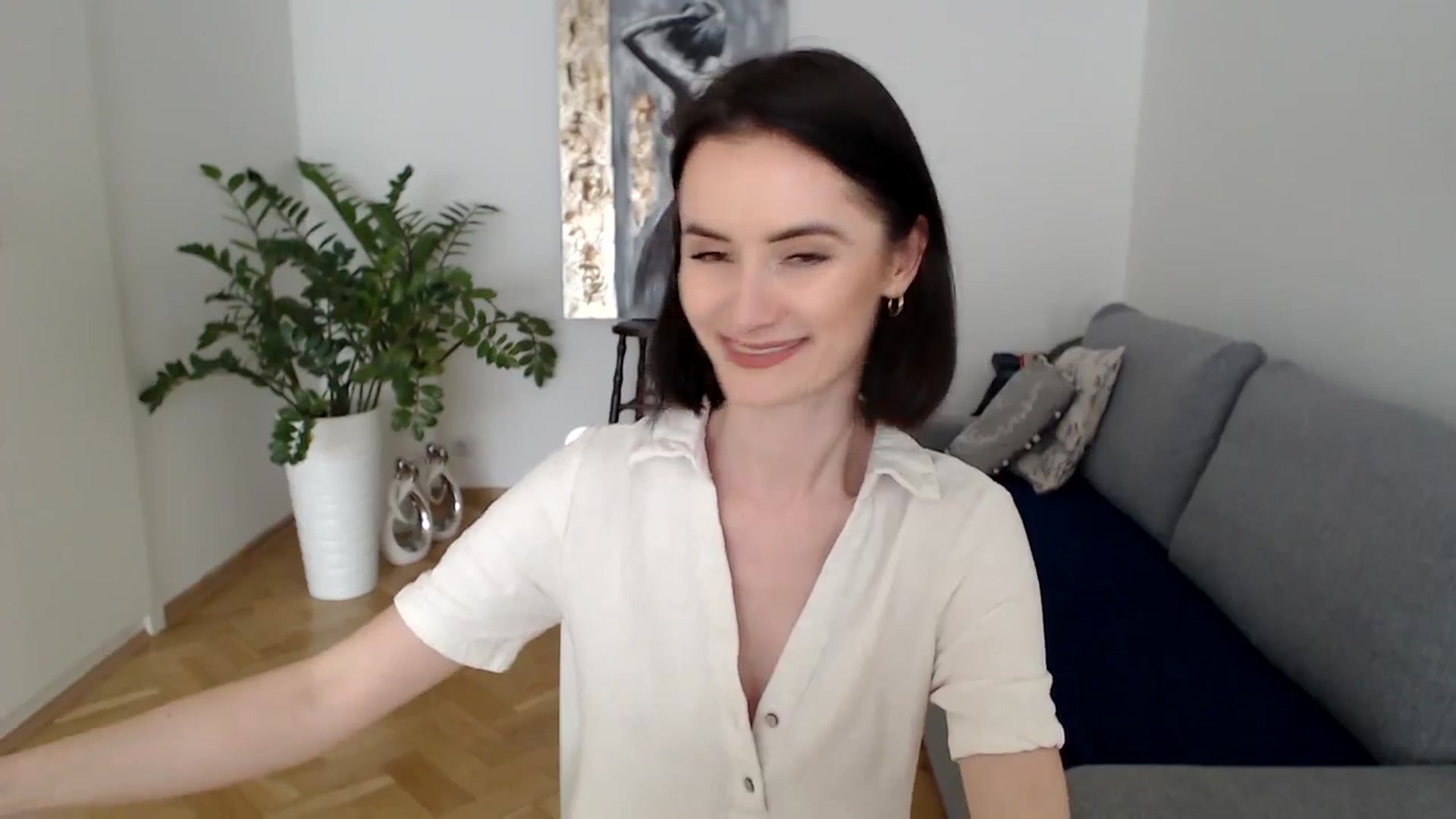 Gallery image thumbnail from the_realpearl's myfreecams stream on, 04/10/2024, 16:57 image 5 of 20