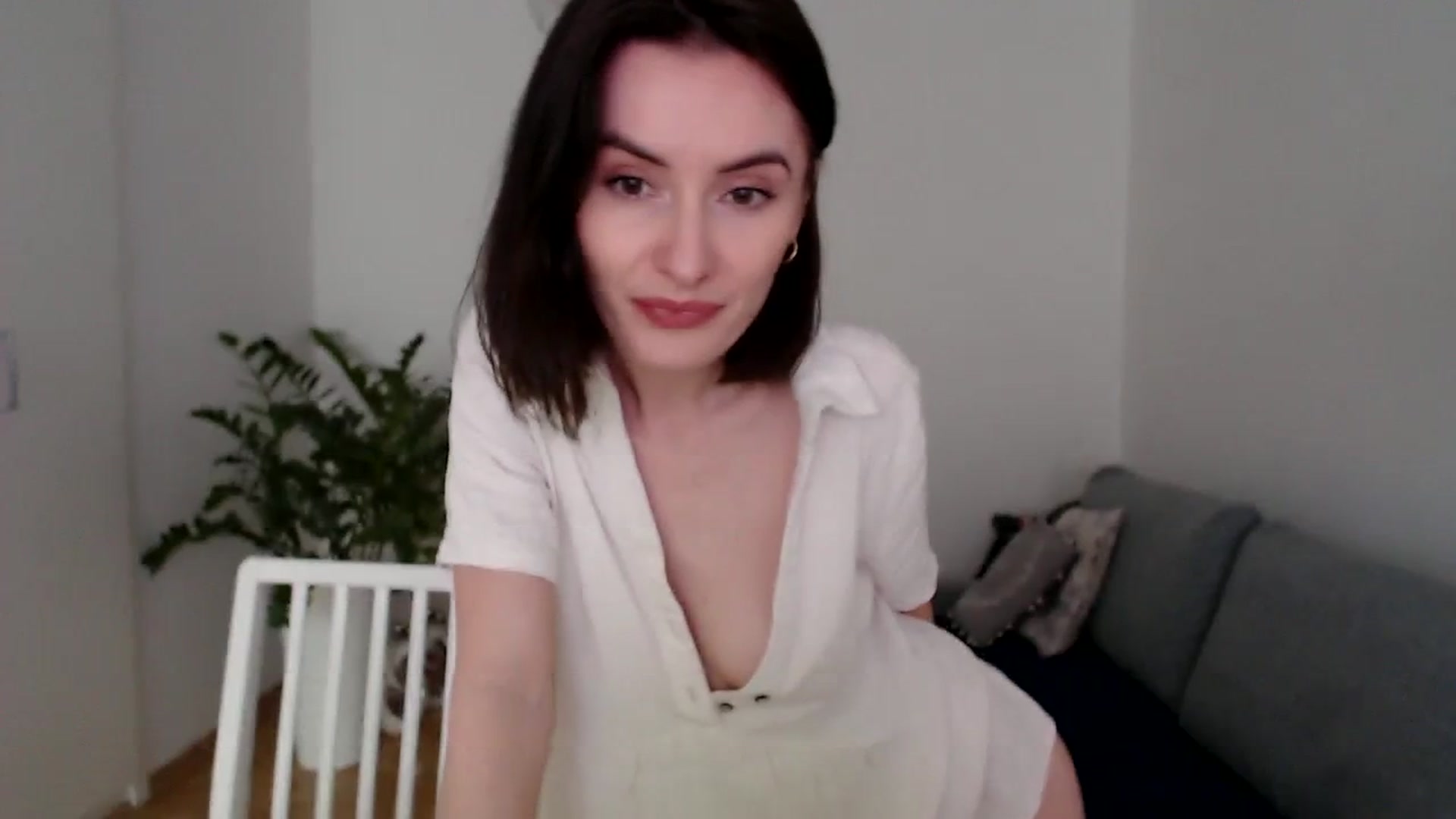 Gallery image thumbnail from the_realpearl's myfreecams stream on, 04/10/2024, 16:57 image 17 of 20