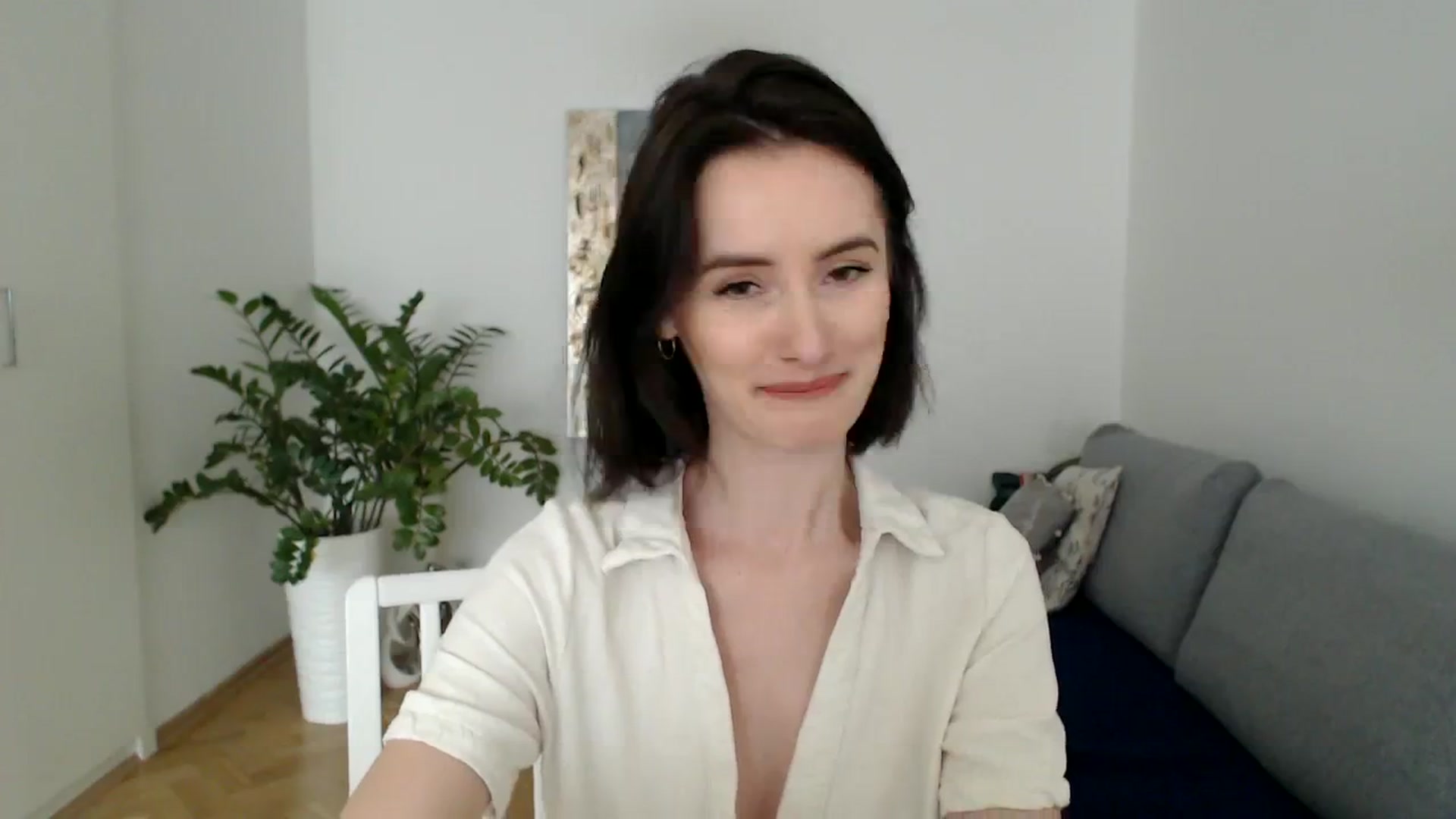 Gallery image thumbnail from the_realpearl's myfreecams stream on, 04/10/2024, 16:57 image 13 of 20