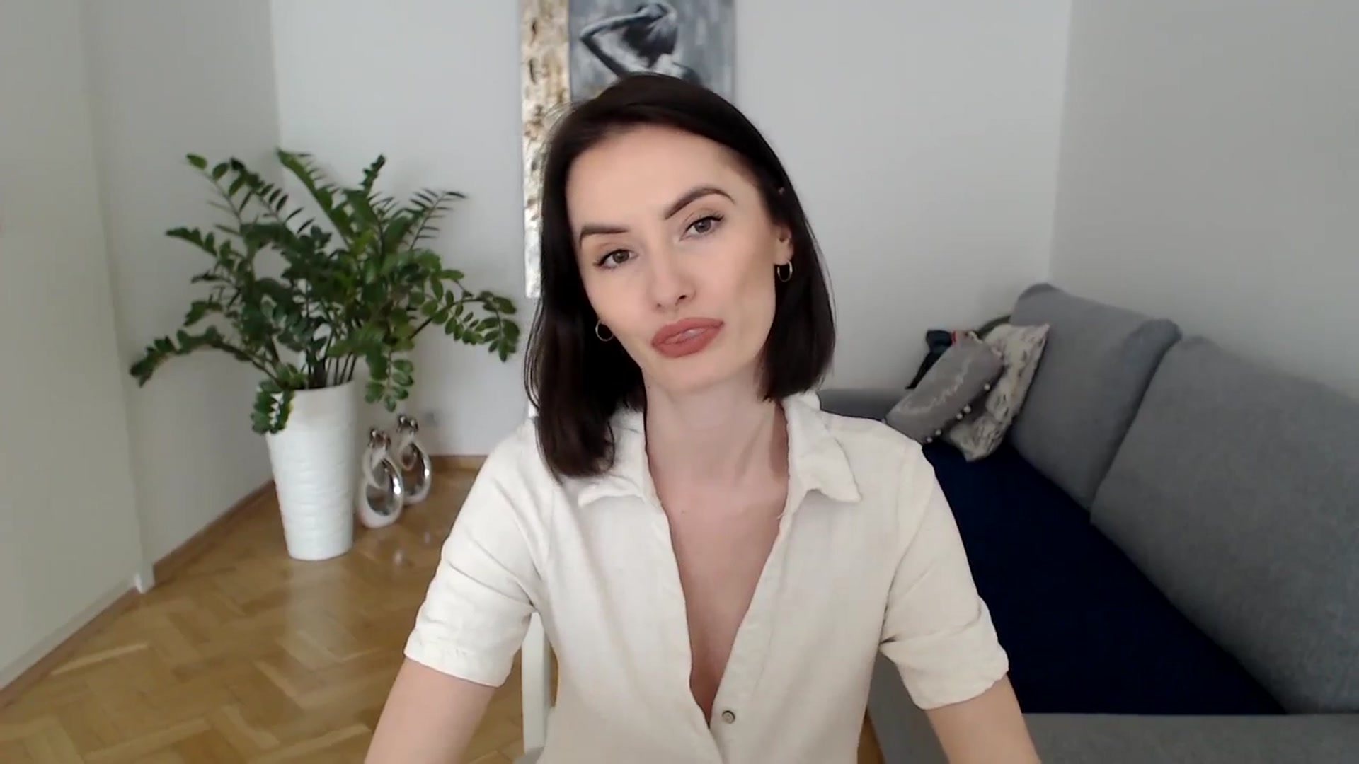 Gallery image thumbnail from the_realpearl's myfreecams stream on, 04/10/2024, 16:57 image 3 of 20