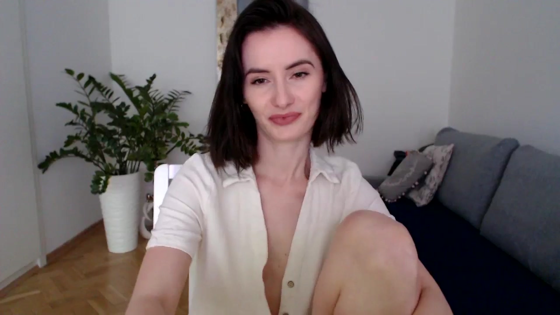 Gallery image thumbnail from the_realpearl's myfreecams stream on, 04/10/2024, 16:57 image 19 of 20