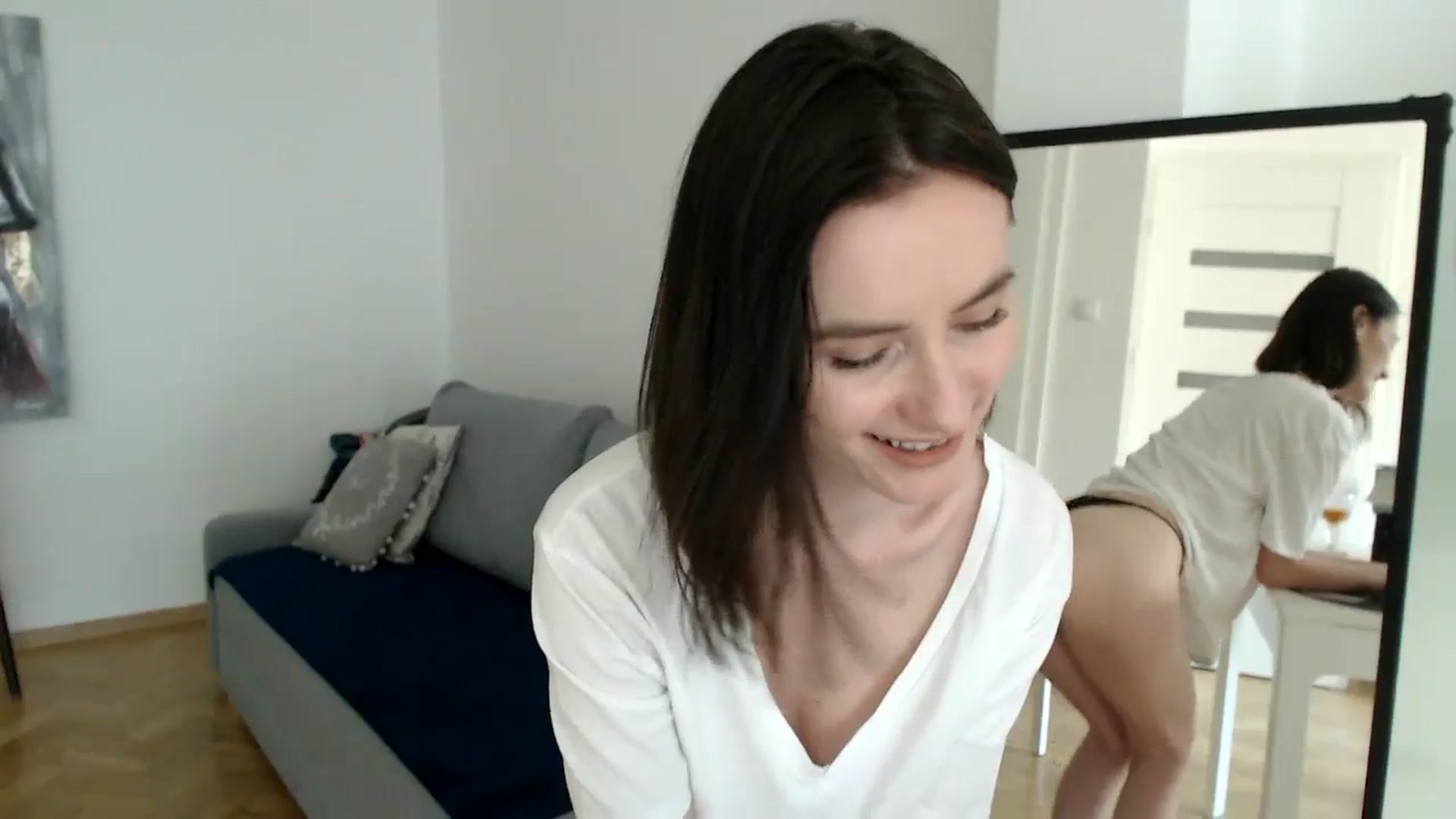 Gallery image thumbnail from the_realpearl's myfreecams stream on, 04/11/2024, 16:46 image 16 of 20