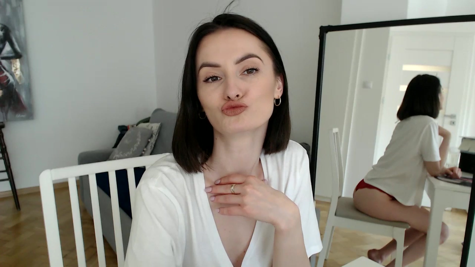 Gallery image thumbnail from the_realpearl's myfreecams stream on, 04/11/2024, 16:46 image 7 of 20