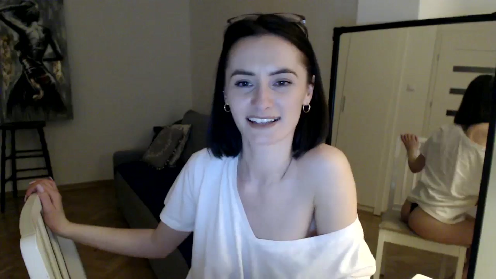 Gallery image thumbnail from the_realpearl's myfreecams stream on, 04/11/2024, 17:55 image 17 of 20