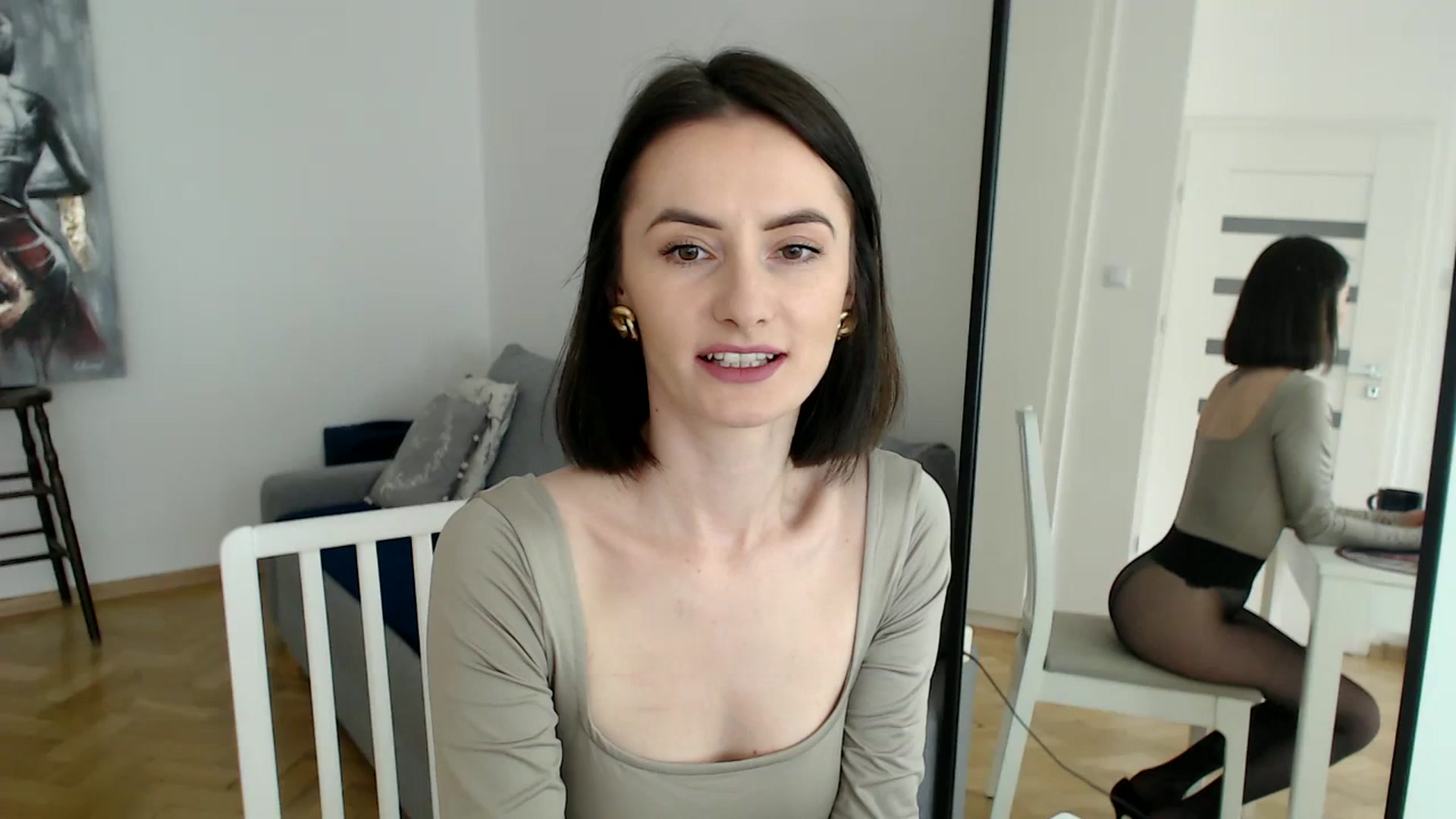 Gallery image thumbnail from the_realpearl's myfreecams stream on, 04/12/2024, 18:08 image 4 of 20