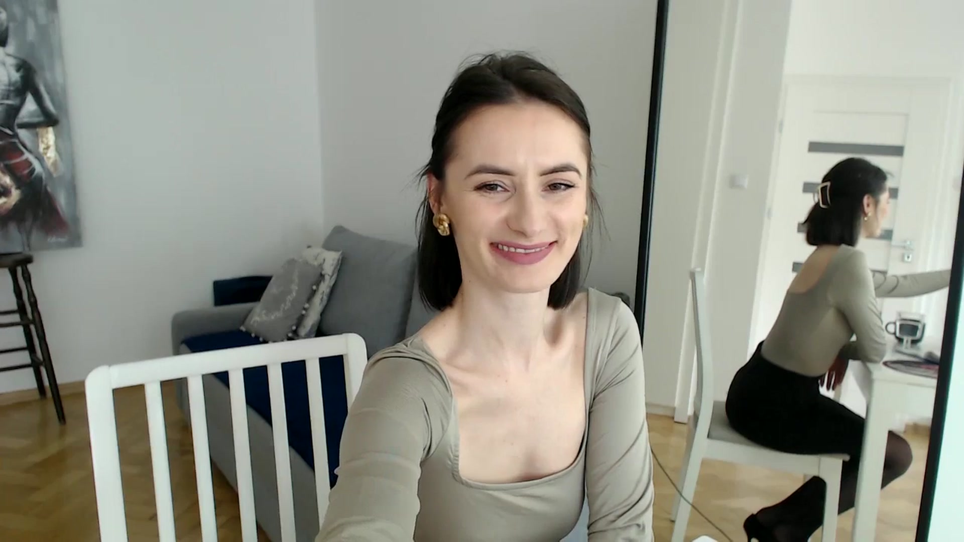 Gallery image thumbnail from the_realpearl's myfreecams stream on, 04/12/2024, 18:08 image 2 of 20