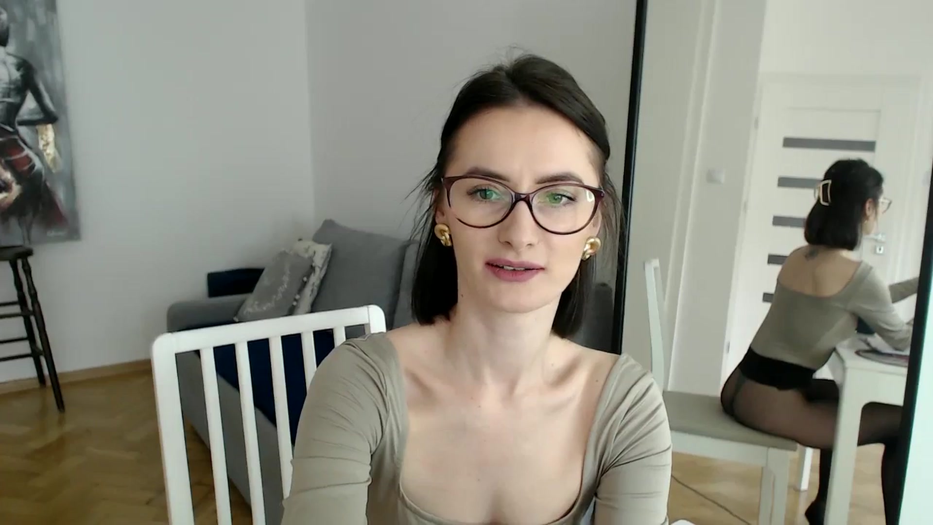 Gallery image thumbnail from the_realpearl's myfreecams stream on, 04/12/2024, 18:08 image 5 of 20