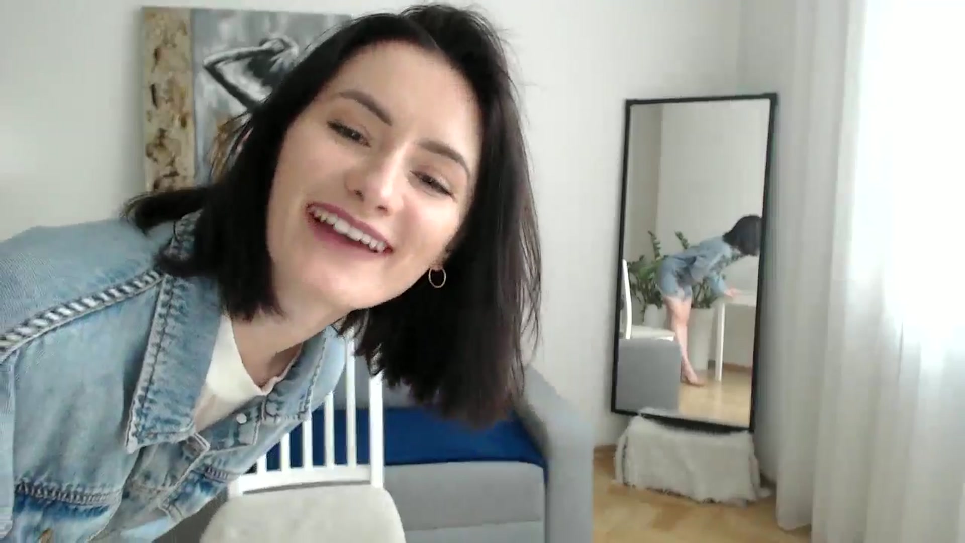 Gallery image thumbnail from the_realpearl's myfreecams stream on, 04/26/2024, 17:45 image 12 of 20