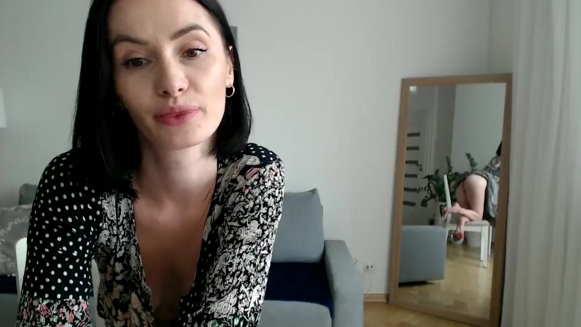 Gallery image thumbnail from the_realpearl's myfreecams stream on, 06/10/2024, 14:50 image 15 of 20