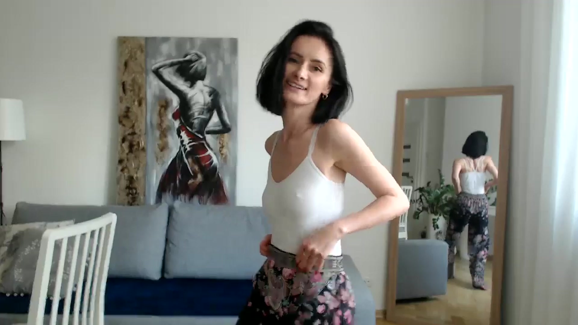 Gallery image thumbnail from the_realpearl's myfreecams stream on, 06/18/2024, 14:56 image 9 of 20