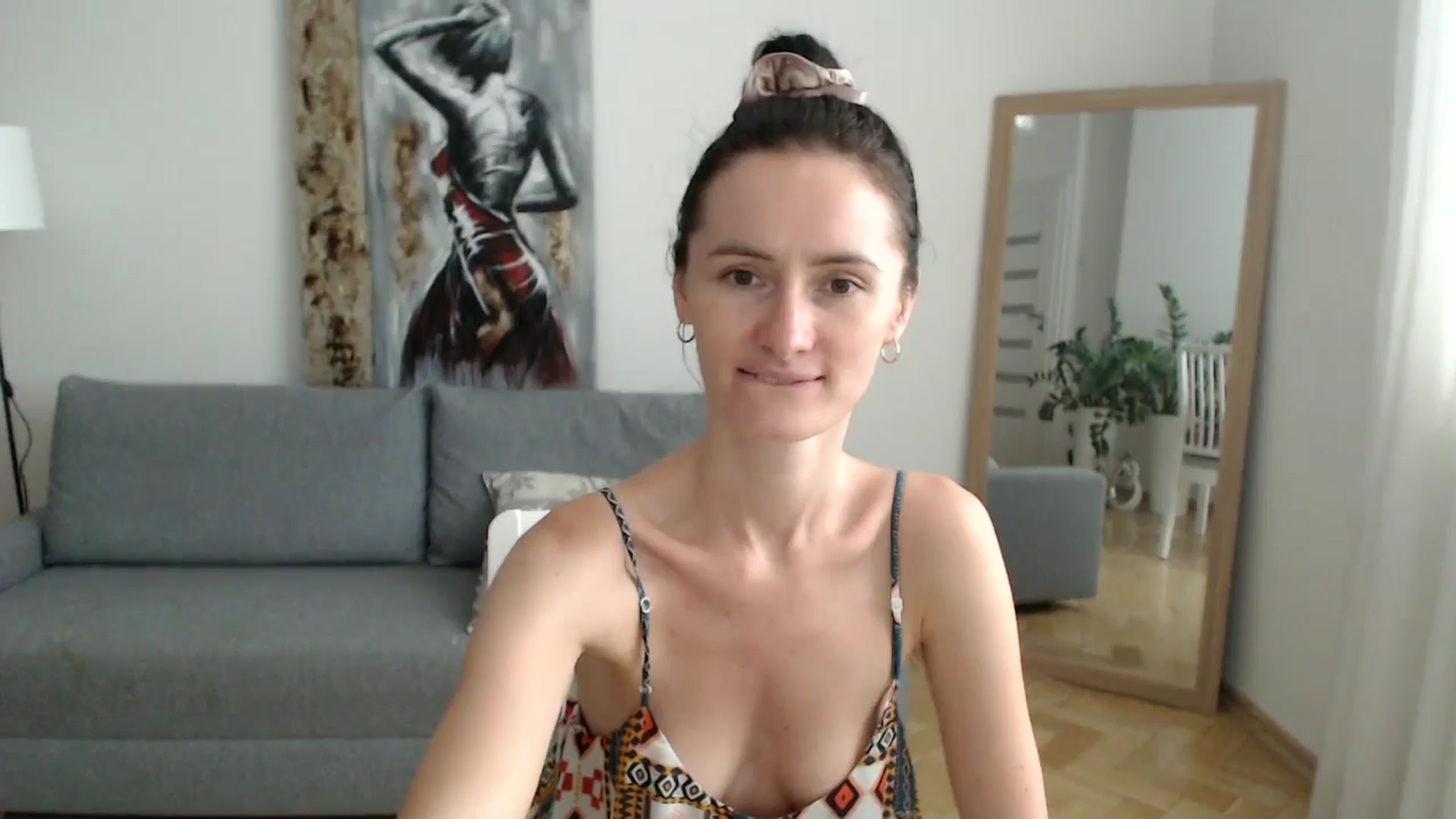 Gallery image thumbnail from the_realpearl's myfreecams stream on, 07/16/2024, 14:15 image 12 of 20
