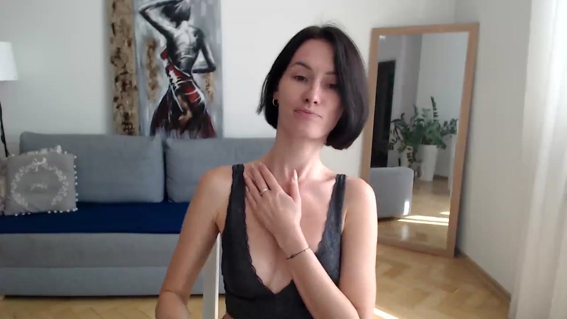 Gallery image thumbnail from the_realpearl's myfreecams stream on, 08/13/2024, 13:42 image 7 of 20