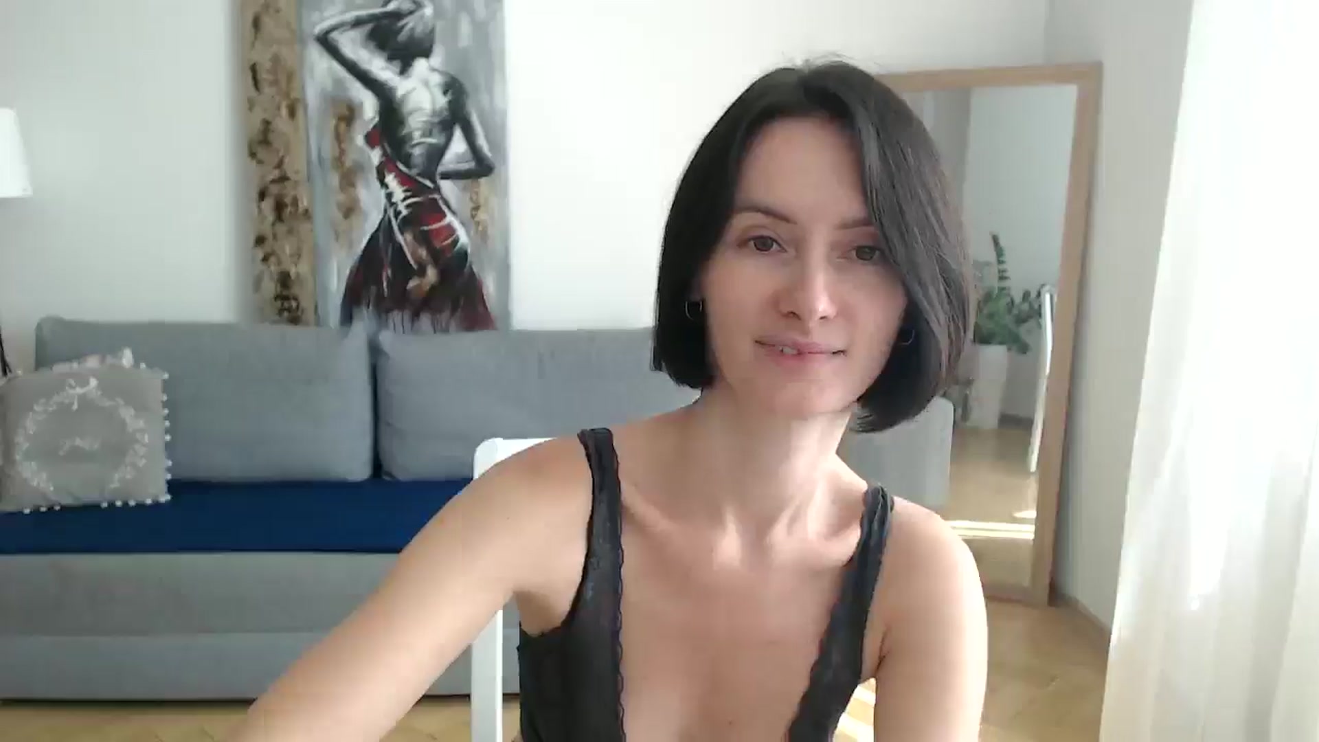 Gallery image thumbnail from the_realpearl's myfreecams stream on, 08/13/2024, 13:42 image 10 of 20
