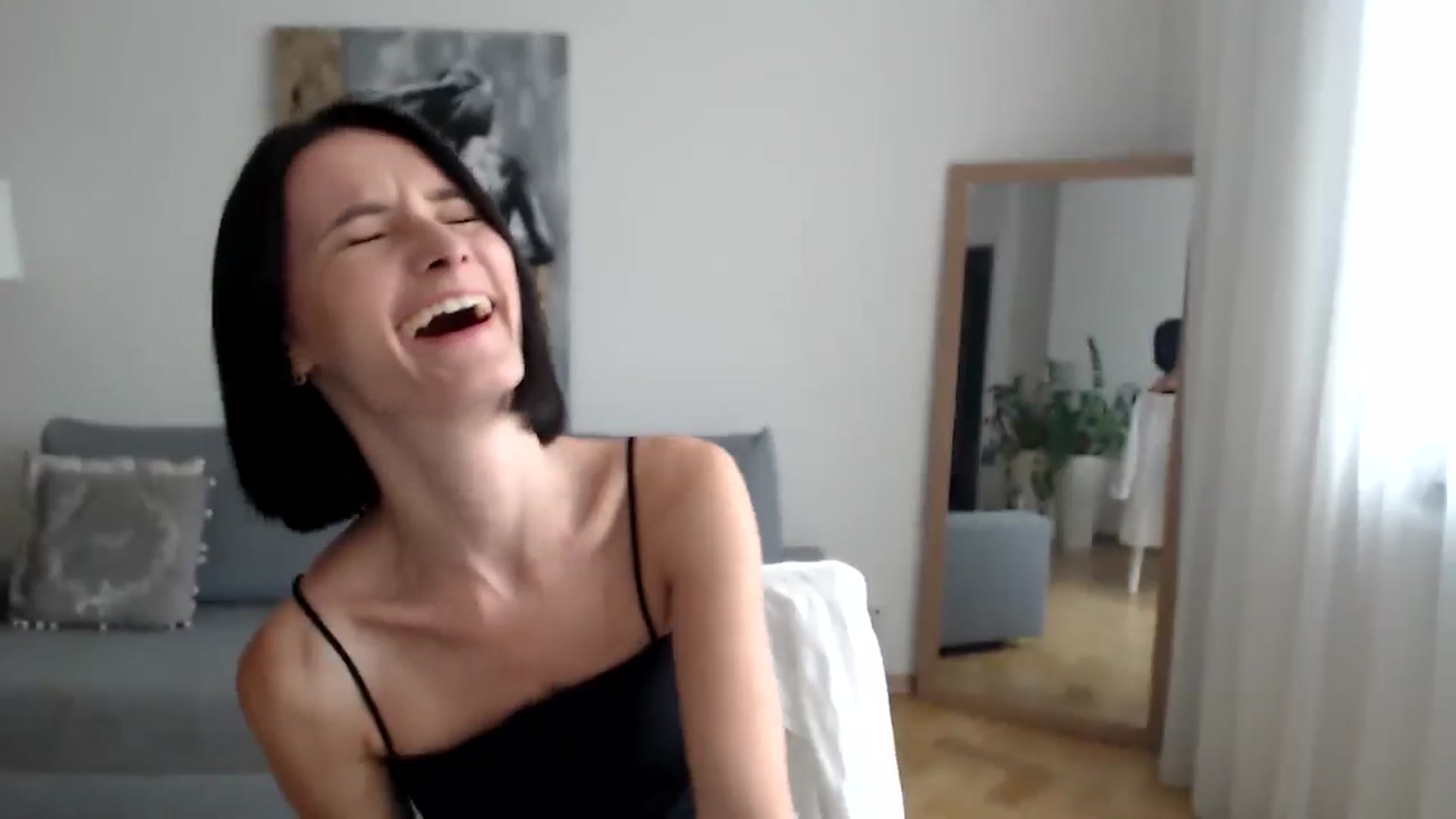 Gallery image thumbnail from the_realpearl's myfreecams stream on, 09/09/2024, 13:33 image 9 of 20