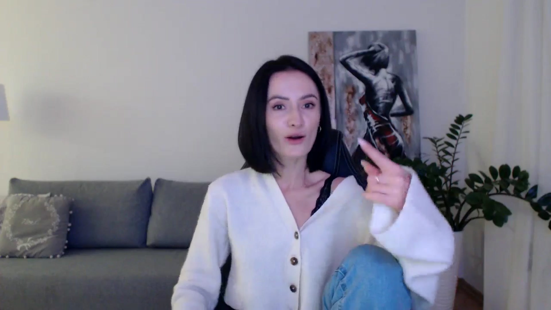 Gallery image thumbnail from the_realpearl's myfreecams stream on, 11/20/2024, 19:38 image 3 of 20