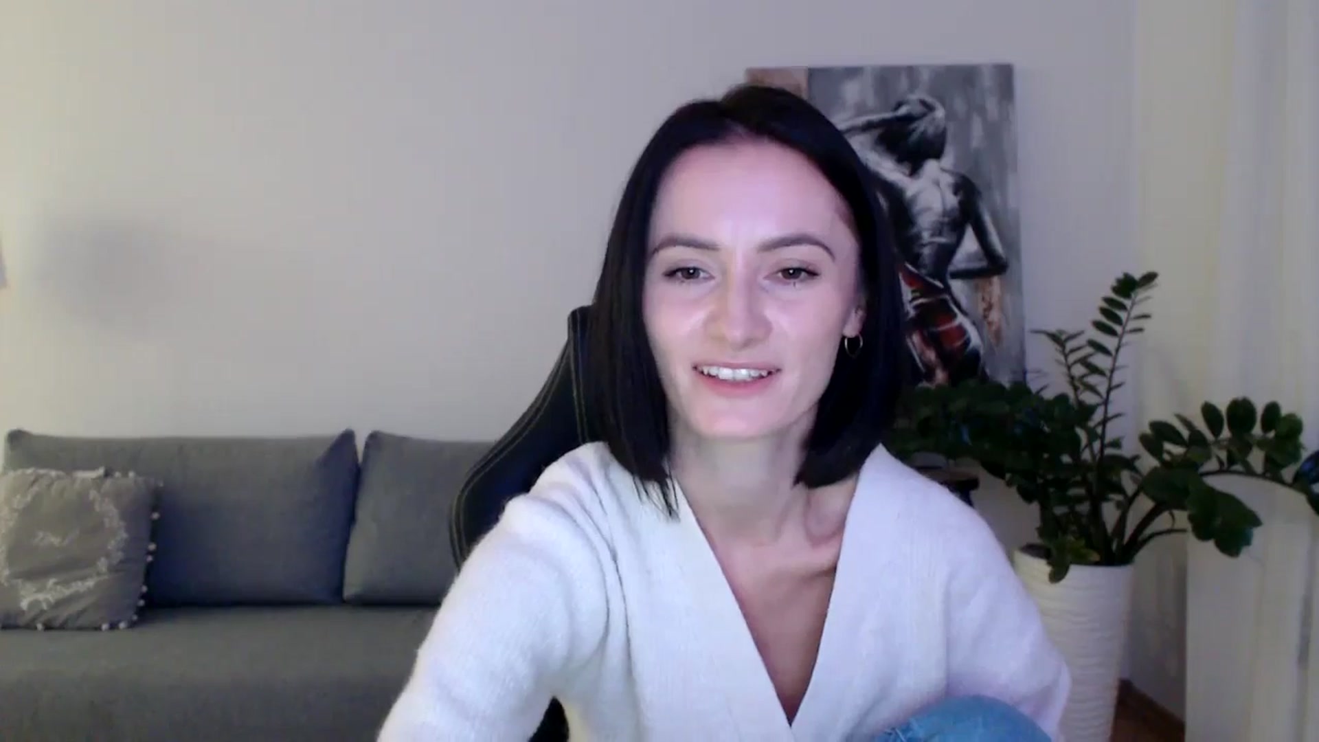 Gallery image thumbnail from the_realpearl's myfreecams stream on, 11/20/2024, 19:38 image 7 of 20