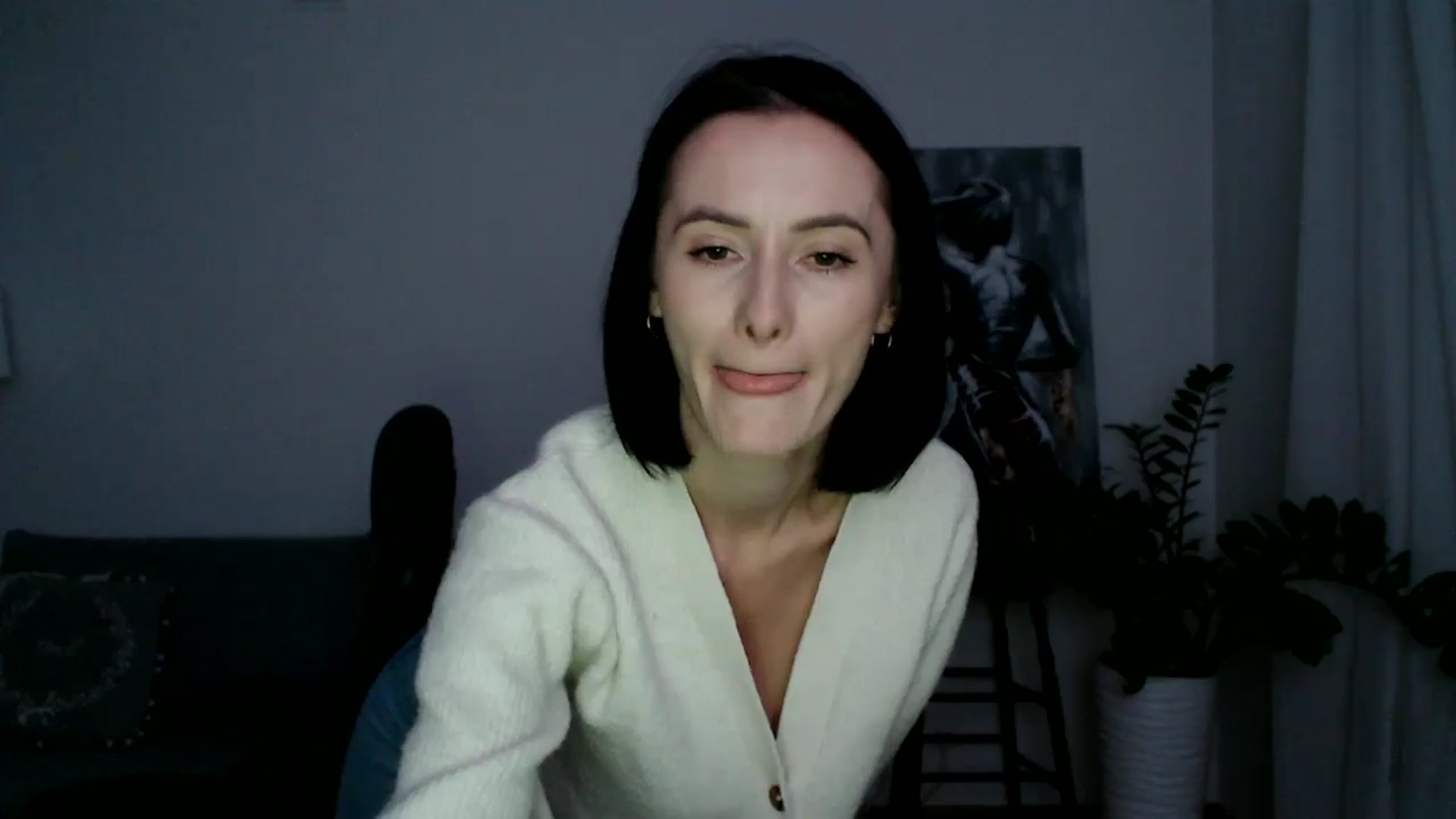 Gallery image thumbnail from the_realpearl's myfreecams stream on, 11/20/2024, 19:38 image 12 of 20