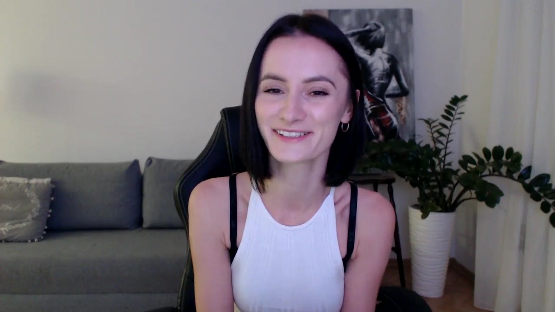 Gallery image thumbnail from the_realpearl's myfreecams stream on, 11/22/2024, 18:30 image 9 of 20
